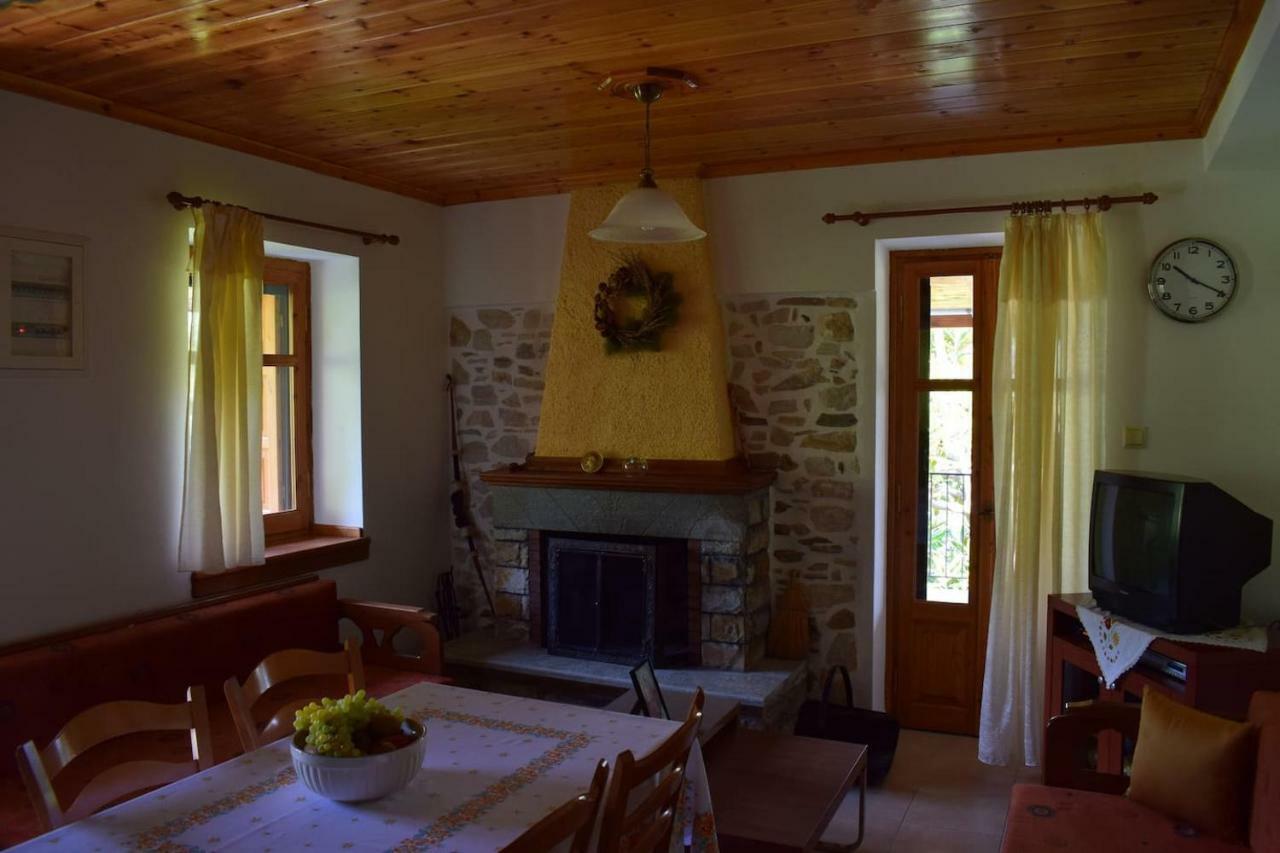 Holiday Home Dionysis Chorefton Exterior photo