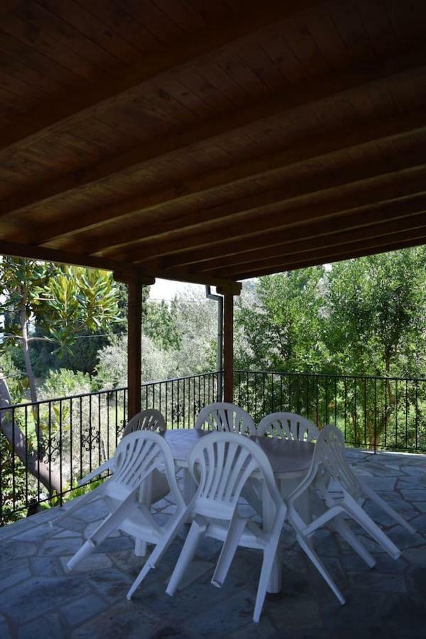 Holiday Home Dionysis Chorefton Exterior photo